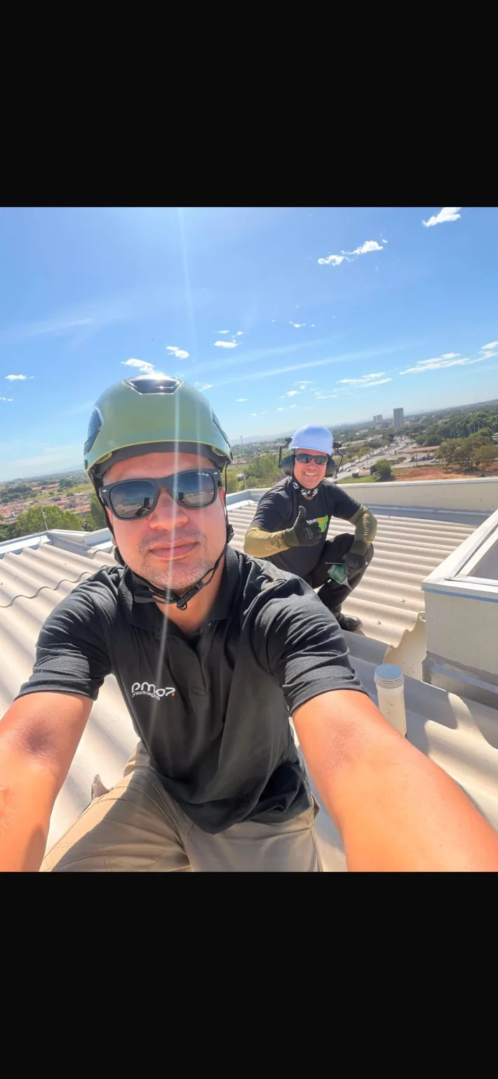 Equipe da SOMA em trabalho em altura